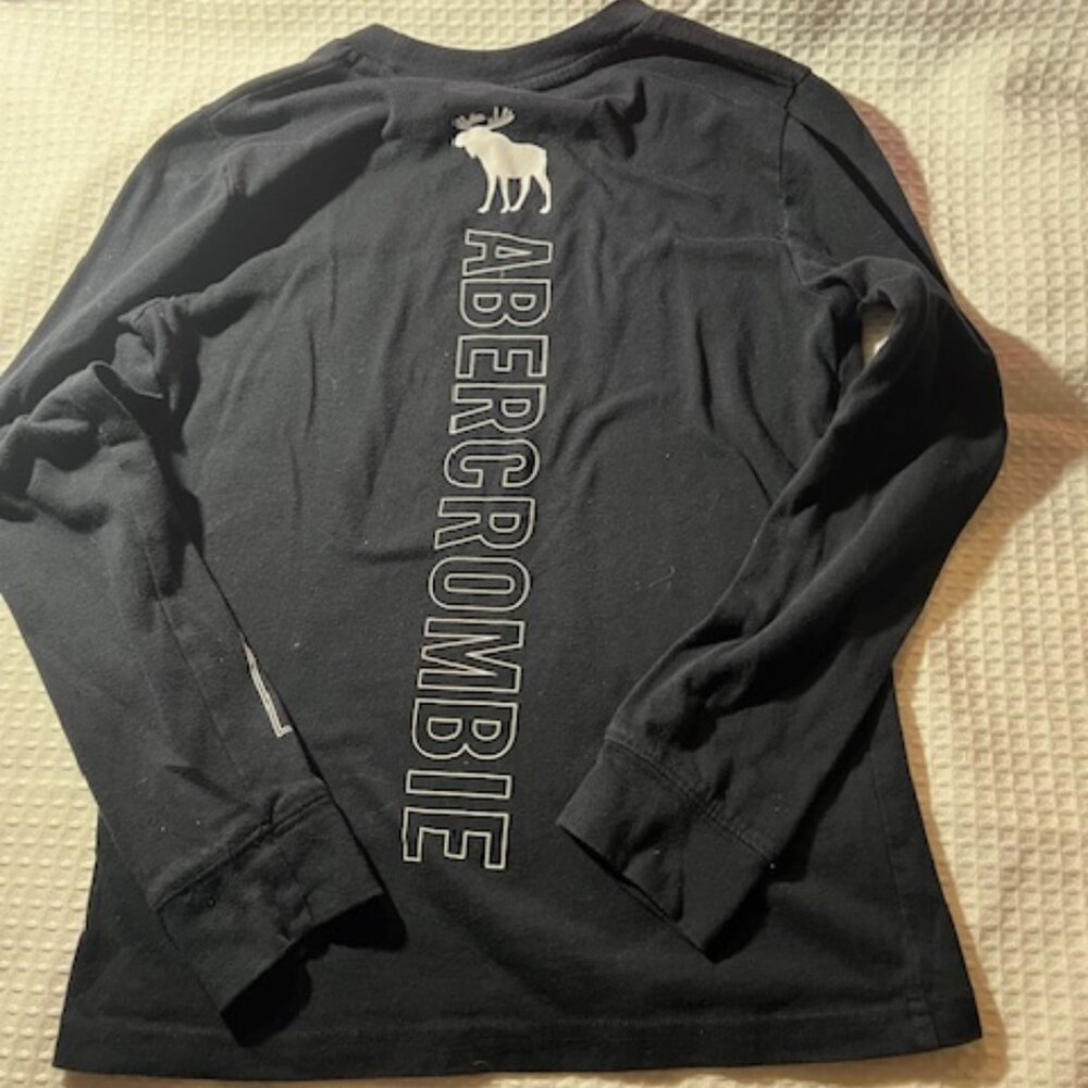 Abercrombie Kids Black long-sleeve graphic t-shirt. 1892‎ graphic kids 9/10